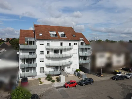 Luftbild - Wohnung kaufen in Ludwigshafen am Rhein - Geräumige Hochparterre-Wohnung mit Wintergarten in LU-Oggersheim *leerstehend*