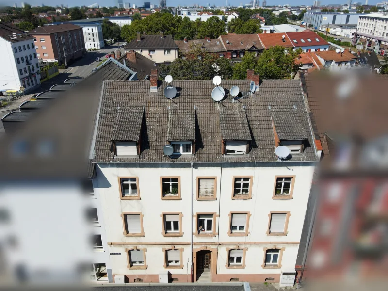 Luftbild (1) - Wohnung kaufen in Mannheim - *exklusiv bei realunis * Vermietete DG-Wohnung in Neckarau – Attraktive Kapitalanlage mit Potenzial