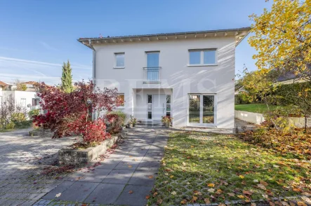 Titelfoto - Haus mieten in Schorndorf - Neuwertiges, freistehendes Einfamilienhaus in ruhiger und exklusiver Lage von Schorndorf-Süd