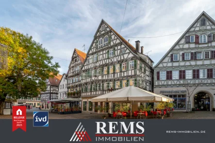 Titelbild - Haus kaufen in Schorndorf - Historisches Wohn- und Geschäftshaus mit bis zu 5 Wohneinheiten im Herzen der Schorndorfer Altstadt