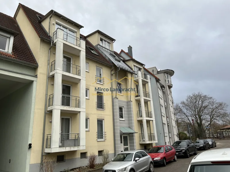 Außenansicht Hauseingang - Wohnung kaufen in Breisach - REDUZIERUNG! Wunderschöne Maisonette-Wohnung über den Dächern von Breisach