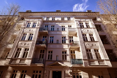 Hausansicht - Wohnung kaufen in Berlin - ***großzügige Dachgeschoßwohnung in Prenzlauer Berg***