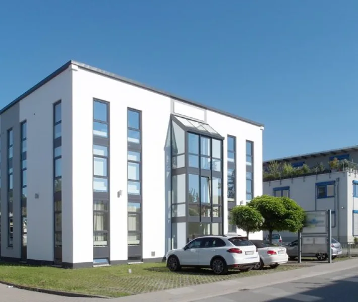 Gesamtansicht - Büro/Praxis kaufen in Heppenheim (Bergstraße) - Modernes Bürohaus in Heppenheim (teilweise nutzbar für Produktion)