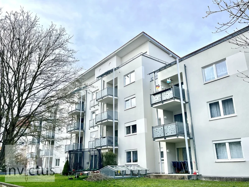 Außenansicht  Süd - Wohnung kaufen in Künzelsau - Taläcker - Helle DG-Wohnung mit Aussicht! Dachterrasse und TG-Stellplatz inkl.