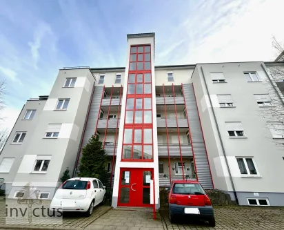 Außenansicht Eingang - Wohnung kaufen in Künzelsau - Taläcker - Helle DG-Wohnung mit Aussicht! Dachterrasse und TG-Stellplatz inkl.