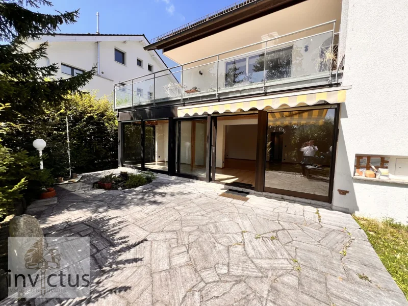 Terrasse Blick in den Garten - Wohnung mieten in Heilbronn - Coole 2,5-Zimmer-Wohnung mit eigenem Garten im Heilbronner Osten. Ruhe pur!!!