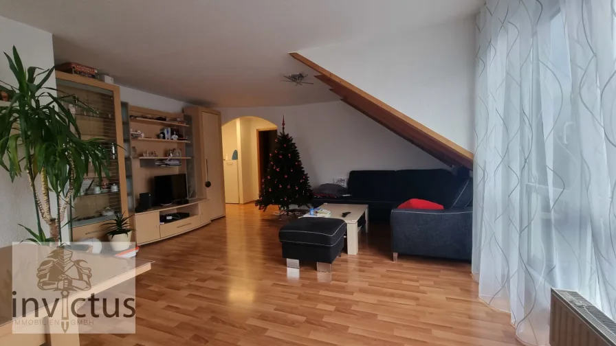 Wohnzimmer - Wohnung kaufen in Bad Friedrichshall - ! Jetzt ! Erfüllen Sie sich den Traum vom Eigenheim ! 3 Zimmer mit Balkon und 2 Tiefgaragenstellplätze