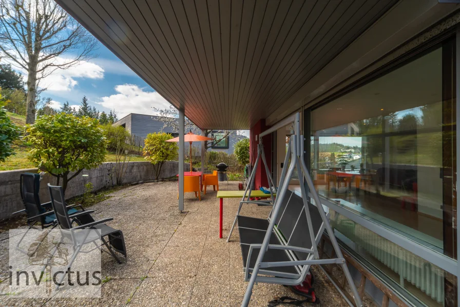 Terrasse - Haus kaufen in Beilstein - Einfamilienhaus mit Einliegerwohnung und Burgblick