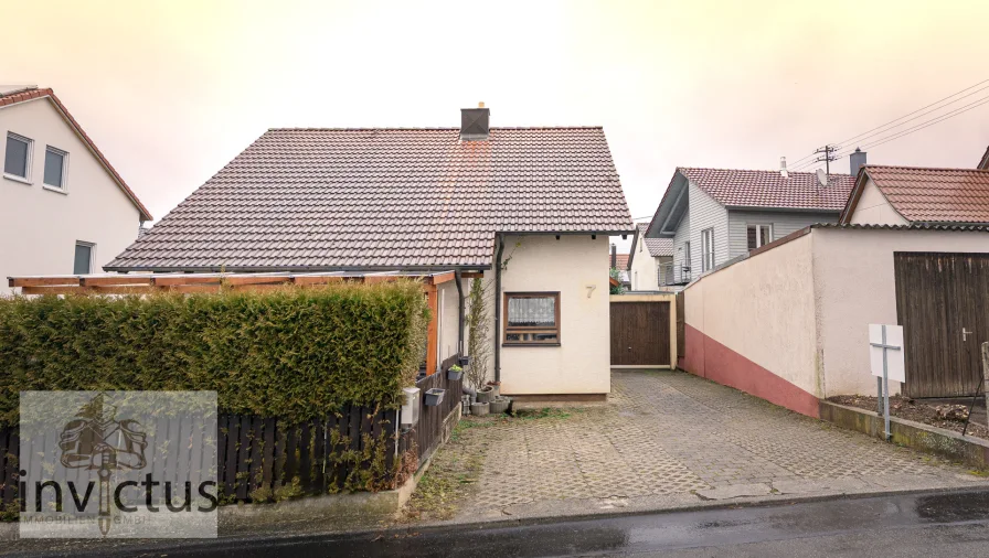 Außenansicht - Haus kaufen in Leingarten - Modernes Einfamilienhaus in ruhiger Lage – Stilvoll, komfortabel & familienfreundlich