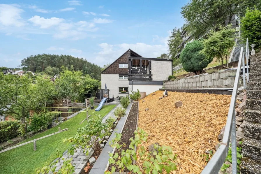 Garten - Haus kaufen in Tennenbronn / Tennenbronn - TOP-Mehrfamilien-/ Generationenhaus als Kapitalanlage o. zur Eigennutzung.