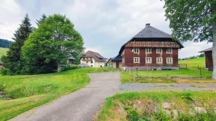 Vorderansicht - Haus kaufen in Bernau - Projektiertes 4-Familienhaus m. Denkmalschutz!