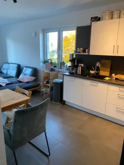 Essbereich + Einbauküche - Wohnung mieten in Bad Oeynhausen - Charmante 3 Zimmer Dachgeschosswohnung inkl. Einbauküche