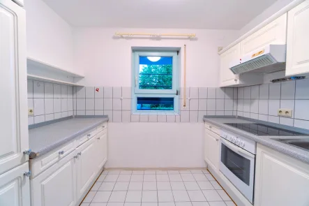 Küche - Wohnung kaufen in Gaggenau - Gemütlich und altersgerecht: zentral gelegene 2-Zimmer Wohnung mit Balkon und Tiefgaragenstellplatz