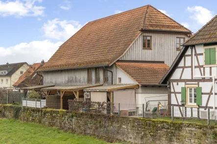 Immobilie - Haus kaufen in Gaggenau - Gemütliches Einfamilienhaus inclusive Scheune an der Murg