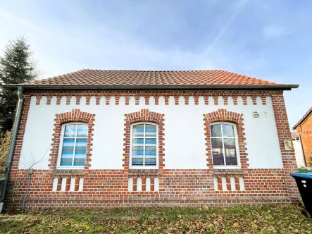 Haus - Haus kaufen in Rietz-Neuendorf / Görzig - Einfamilienhaus in ruhiger Lage auf großem Grundstück mit  großem Nebengebäude