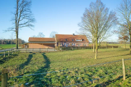 Ansicht - Haus kaufen in Glandorf - Wunderschönes Anwesen mit vielseitigen Nutzungsmöglichkeiten