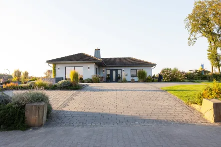 Außenansicht - Haus kaufen in Raesfeld - Luxuriöser Bungalow mit Panoramablick