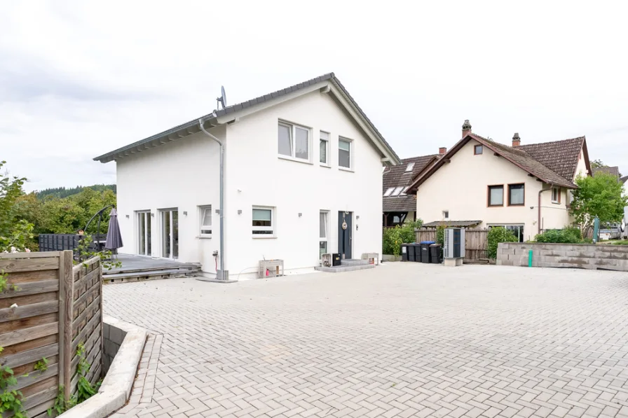 Das Haus mit großzügiger Parkfläche - Haus kaufen in Schliengen - Familienfreundliches Einfamilienhaus mit Einliegerwohnung