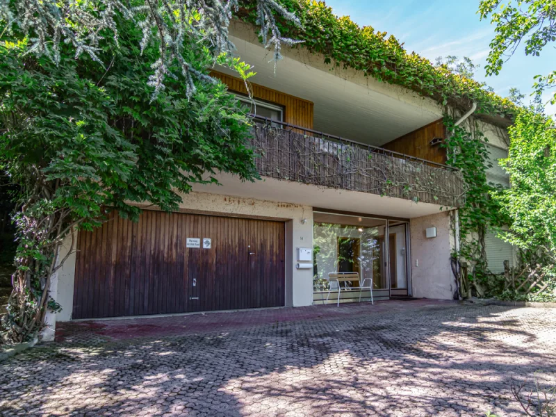 Das Haus von vorne - Haus kaufen in Steinen-Hägelberg - Elegantes Haus mit atemberaubendem Panoramaausblick