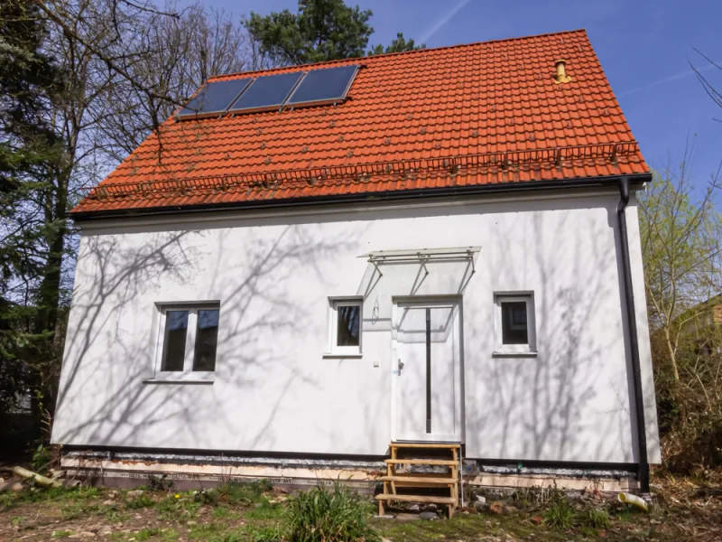 Das Haus von vorne - Haus kaufen in Schopfheim / Langenau - Junges Haus im Grünen mit viel Ausbaupotential