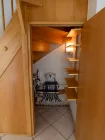 Einbauschrank unter der Treppe