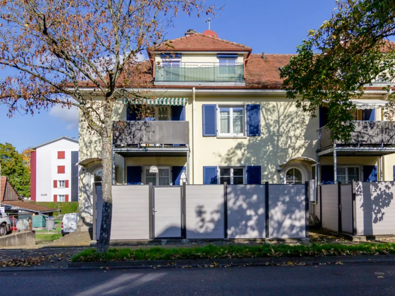 Das Haus von außen - Wohnung kaufen in Lörrach - Vermietete und grenznahe 2-Zimmerwohnung in Lörrach-Stetten