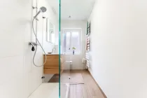 modernes Dusch-Bad