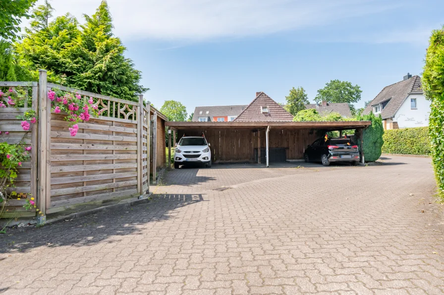 Carport KFZ-Stellplatz links