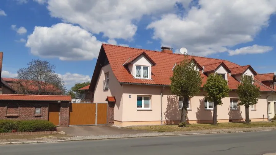 Vorderansicht - Haus kaufen in Dahnsdorf - Vermieteter, modernisierter Bauernhof mit schöner Scheune für Kapitalanleger