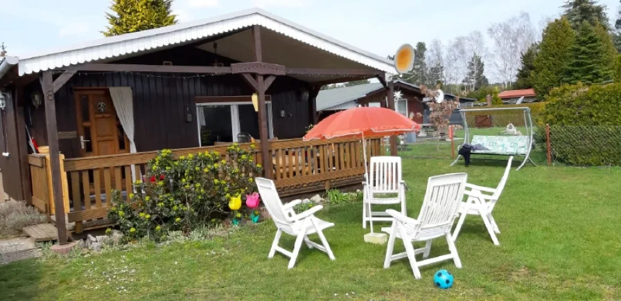 Bungalow - Haus kaufen in Wiesenburg - Wochenendhaus mit Gästehaus und schönem Garten im Hohen Fläming