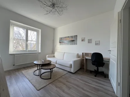 Das Zimmer - Wohnung mieten in Berlin - Möblierte, sanierte, ruhige Wohnung mit ca. 36 m² in Lankwitz