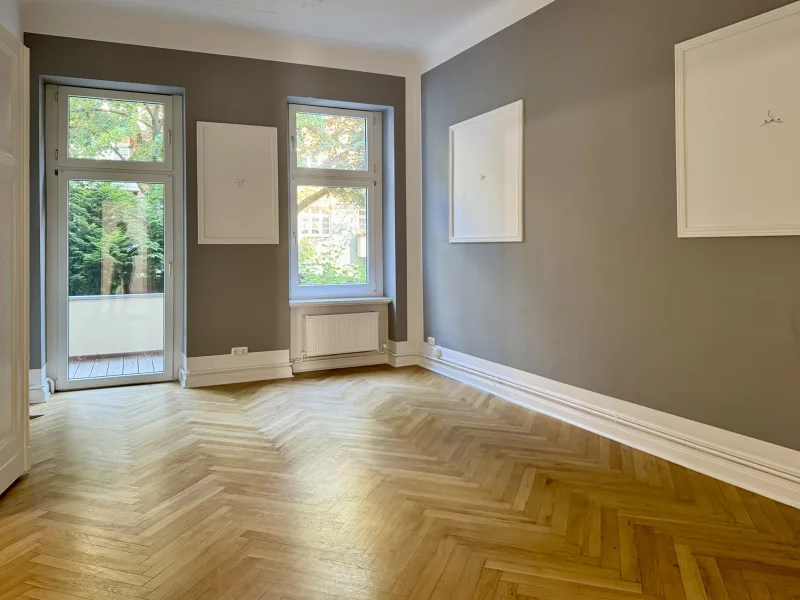 Das Balkonzimmer - Büro/Praxis mieten in Berlin-Steglitz - Büro-/Praxisräume, 3 Zimmer, Bad, Teeküche, Balkon und Terrasse, Altbau: Parkett, Stuck