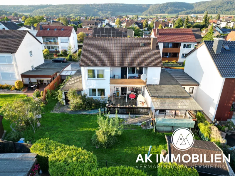 Hauptbild - Haus kaufen in Bad Pyrmont - Charmantes Zweifamilienhaus in Bad Pyrmont-Holzhausen mit einer flexiblen Kaufoption