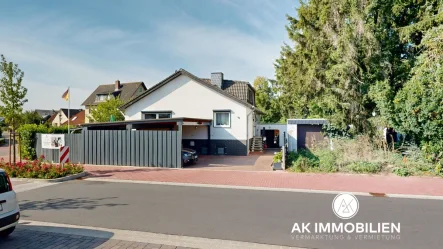 Einfahrt - Haus kaufen in Rodenberg - Modernisiertes Einfamilienhaus in Rodenberg – Großzügiges Wohnen mit Pool und Sauna