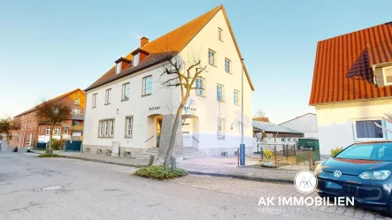 Straßenansicht, - Büro/Praxis mieten in hessisch Oldendorf - Einzigartige Gewerbeeinheit in historischer Lage – ehemals das Postamt von Hessisch Oldendorf