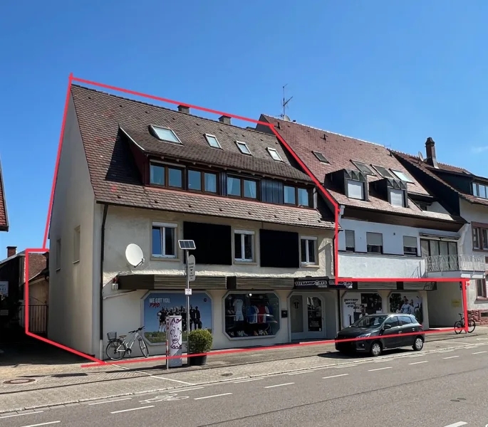 Ansicht von Straße - Haus kaufen in Freiburg - Wohn- und Geschäftshaus in FR St.Georgen mit großem Garten und Innenhof