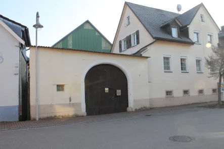 Objektansicht - Haus kaufen in Teningen / Nimburg - ***Freistehendes Einfamilienhaus mit vielen Möglichkeiten***