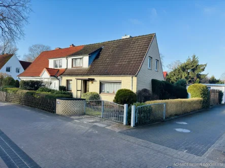 Außenansicht - Haus kaufen in Wedel - "Für Macher" Großes Grundstück + kleines Sanierungsobjekt mit Erweiterungspotential