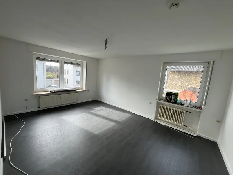 Wohnzimmer - Wohnung mieten in Detmold - Renovierte 2-Zimmer in Detmold