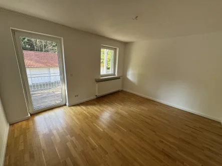 Wohnzimmer - Wohnung mieten in Detmold - Renovierte 3-Zimmerwohnung mit großem Balkon in Detmold