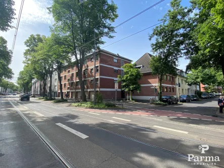 Straßenansicht Köln - Wohnung kaufen in Köln - Kapitalanleger aufgepasst! - Zentral gelegene 2-Zimmerwohnung mit Balkon in Köln Poll