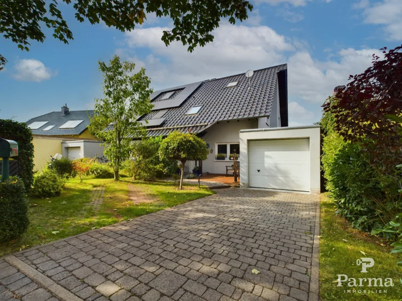 Außenansicht - Haus kaufen in Mechernich / Schützendorf - Neuwertiges Einfamilienhaus mit fantastischem Grundstück und Fernsicht in Mechernich-Schützendorf