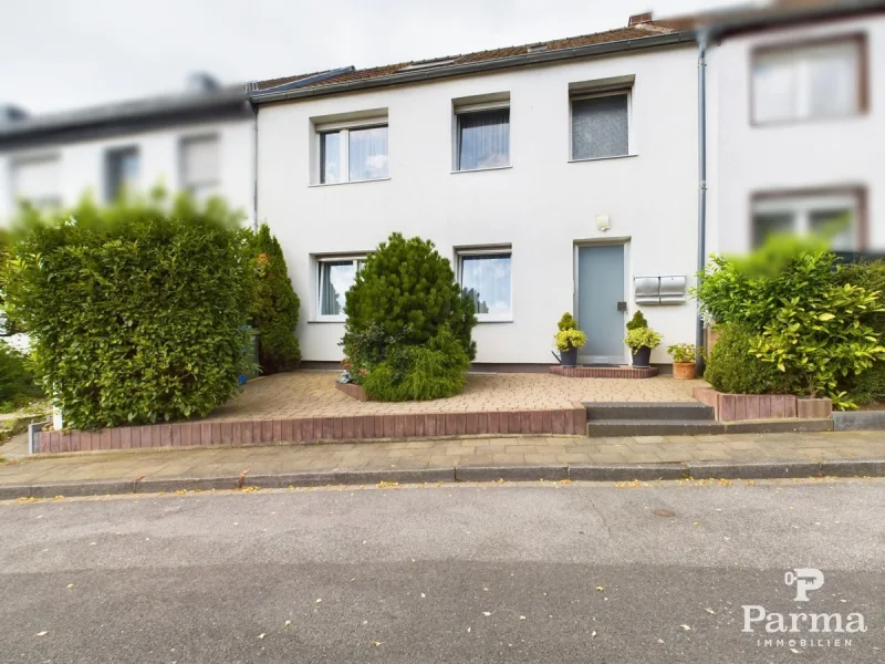 Frontansicht - Haus kaufen in Düren - Kapitalanlage oder Eigenbezug - gepflegtes Dreiparteienhaus in zentraler Lage