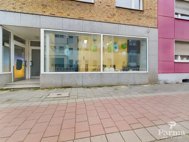 Schaufenster - Büro/Praxis mieten in Düren - Attraktives Ladenlokal/Büro mit 63 m² – ideal für Ihre Geschäftsidee