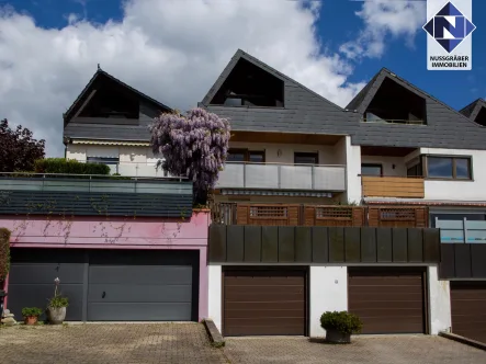  - Haus kaufen in Plochingen - Besonderer Stil - Breites Reihenhaus mit 5,5 Zimmern, Doppelgarage und toller Aussichtslage