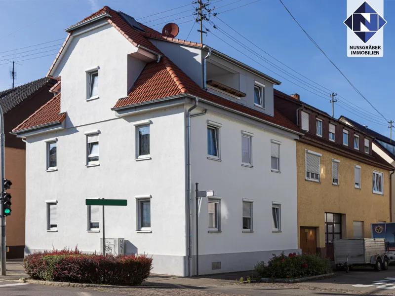  - Haus kaufen in Nürtingen - Kernsaniertes 3-Familienhaus mit Doppelgarage - zentrumsnah in Nürtingen