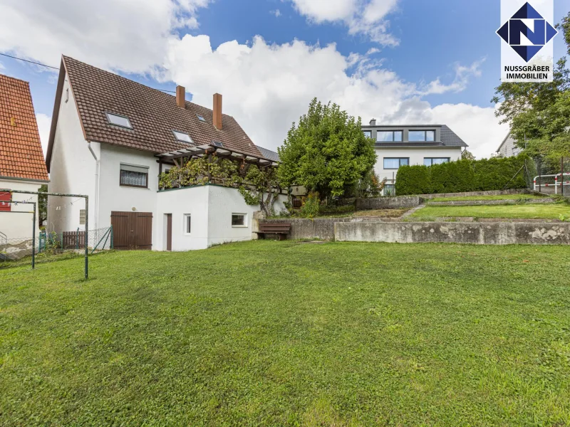  - Haus kaufen in Ohmden - Ideales Generationenhaus für eine Großfamilie! Mit Terrasse, Tenne und großem Grundstück