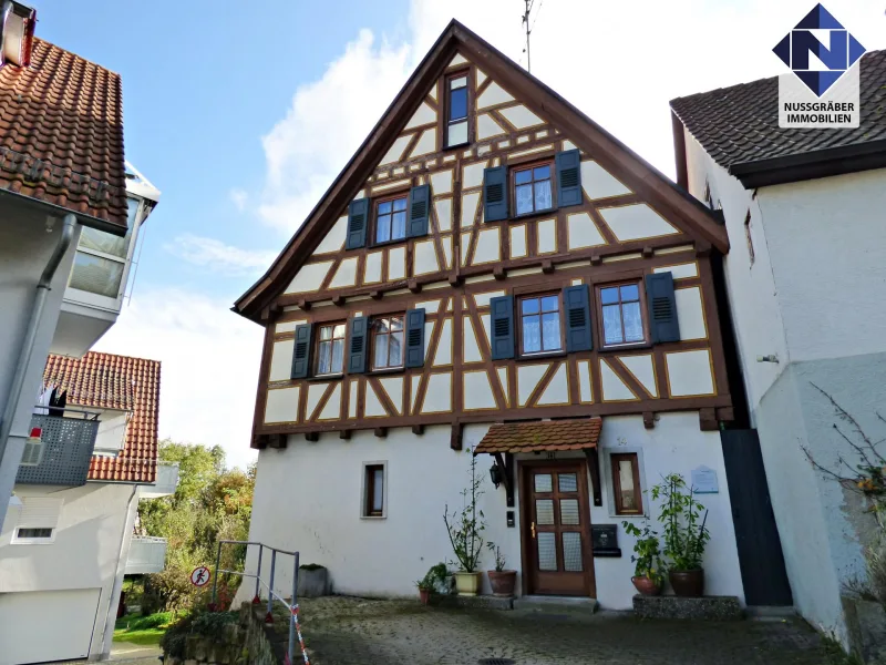  - Haus kaufen in Neuhausen auf den Fildern - Architektonisches Kleinod - kernsaniertes Fachwerkhaus aus dem 17. Jahrhundert mit großem Garten