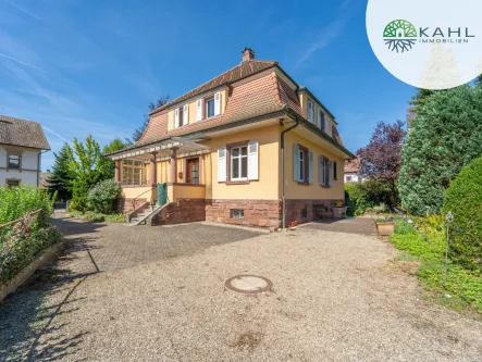 Außenansicht Südosten - Haus kaufen in Steinen - Exklusive Jugendstilvilla in erstklassiger Lage: Ihr Traumhaus im Herzen von Steinen