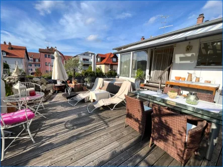 sonnige Dachterrasse - Haus kaufen in Singen (Hohentwiel) - Attraktives Generationshaus (3 FH) oder Renditeobjekt, mit sonnigen Dachterrasse und großem Garten!